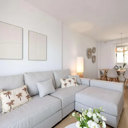 Elegant 3br Penthouse With Sea View Pool & Garden Apartment